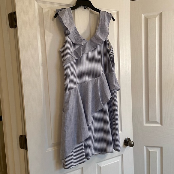 COLLECTIVE CONCEPTS Sleeveless Blue and White Striped Dress with Ruffles - Picture 9 of 15